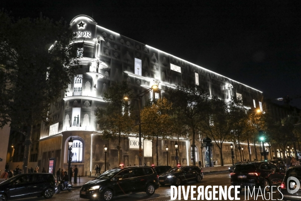 Boutique dior sur les champs elysees de nuit