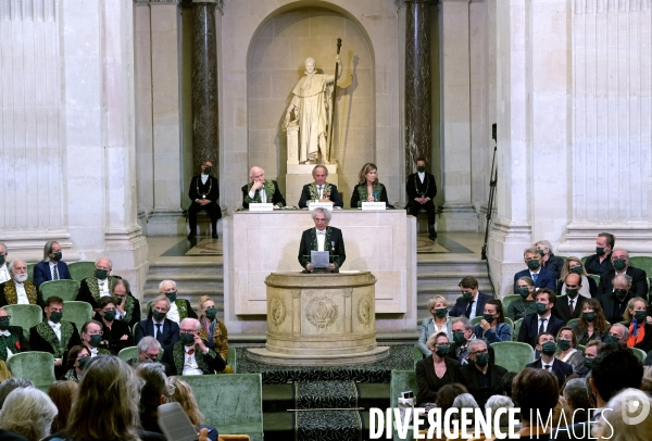 Séance d installation de Bernard Desmoulin à l  Académie des Beaux - Arts