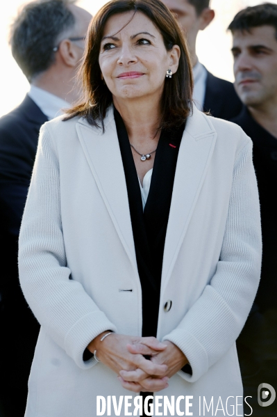 Anne Hidalgo pose la première pierre de l Arena