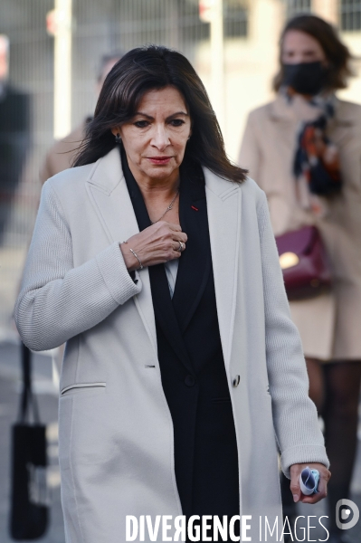 Anne Hidalgo pose la première pierre de l Arena