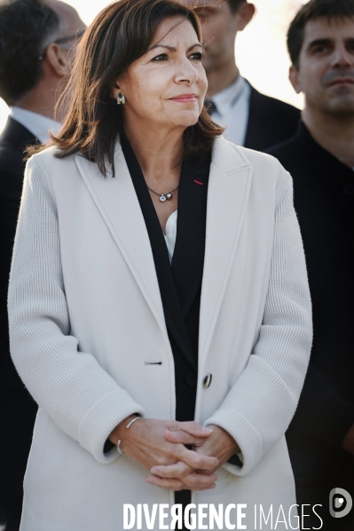 Anne Hidalgo pose la première pierre de l Arena