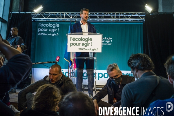 Yannick Jadot remporte la primaire écologiste.