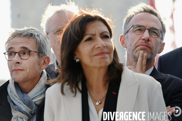 Anne Hidalgo pose la première pierre de l Arena