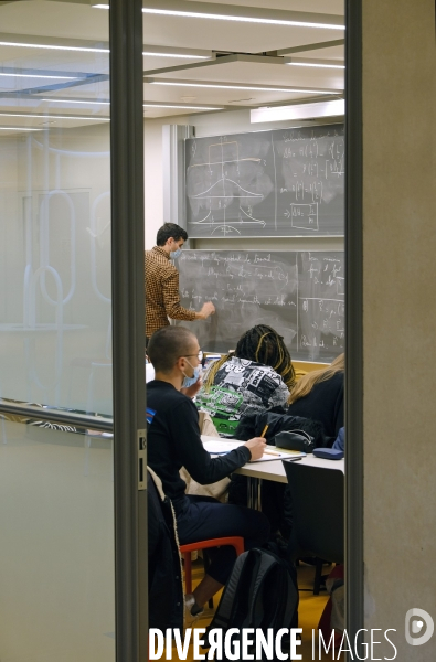 Le nouveau campus de l  Ecole Normale Supérieure Paris-Saclay