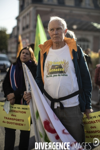 Marche des terres contre l avancee de l urbanisation