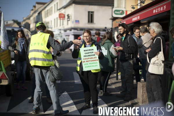 Marche des terres contre l avancee de l urbanisation