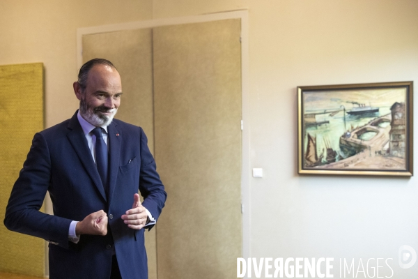 Edouard PHILIPPE, maire du Havre, dans son bureau de l Hôtel de ville.