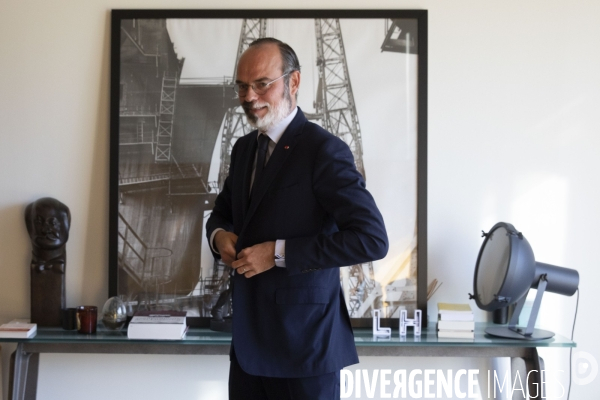 Edouard PHILIPPE, maire du Havre, dans son bureau de l Hôtel de ville.