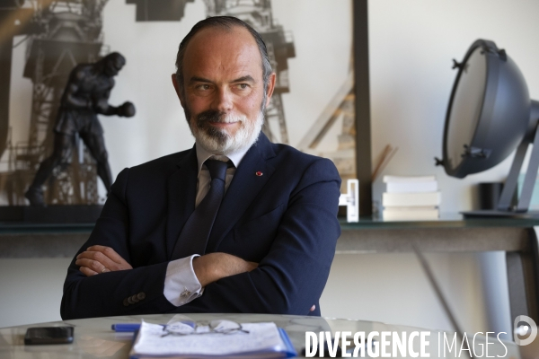 Edouard PHILIPPE, maire du Havre, dans son bureau de l Hôtel de ville.