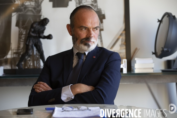 Edouard PHILIPPE, maire du Havre, dans son bureau de l Hôtel de ville.