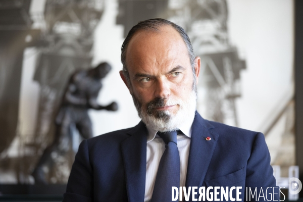 Edouard PHILIPPE, maire du Havre, dans son bureau de l Hôtel de ville.