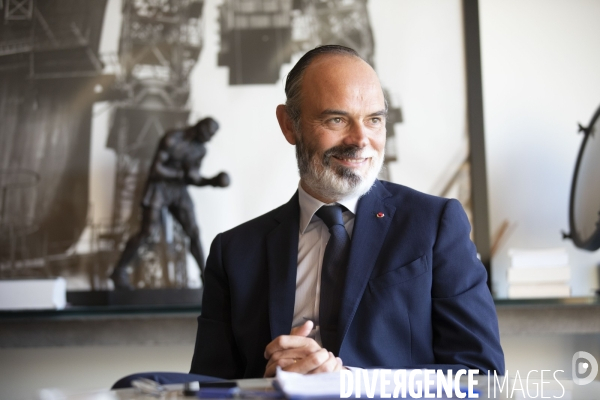 Edouard PHILIPPE, maire du Havre, dans son bureau de l Hôtel de ville.