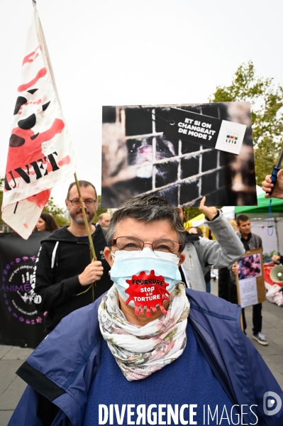 Cause animale :  Marche contre la fourrure et contre l exploitation des animaux pour leur peau. March Against Fur and the Exploitation of Animals for Their Skin.2021.