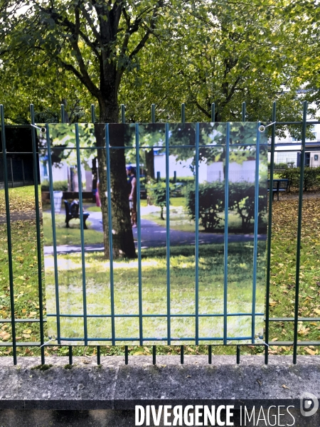 HORS-CADRE TOI-MÊME, une exposition dans la rue de portraits de personnes en situalition de Handicap.