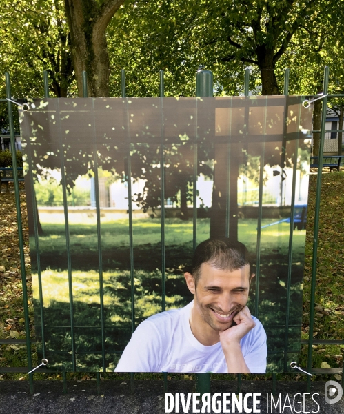 HORS-CADRE TOI-MÊME, une exposition dans la rue de portraits de personnes en situalition de Handicap.