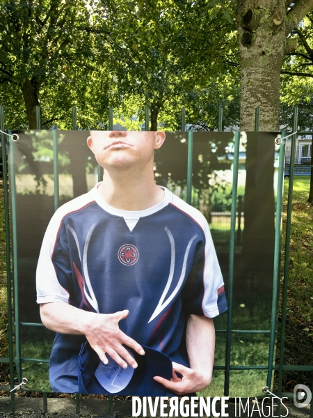 HORS-CADRE TOI-MÊME, une exposition dans la rue de portraits de personnes en situalition de Handicap.
