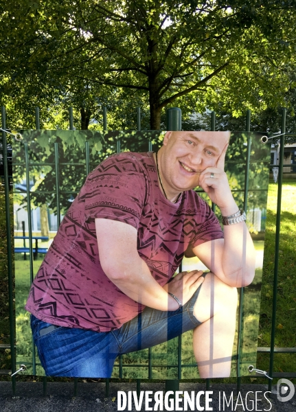 HORS-CADRE TOI-MÊME, une exposition dans la rue de portraits de personnes en situalition de Handicap.