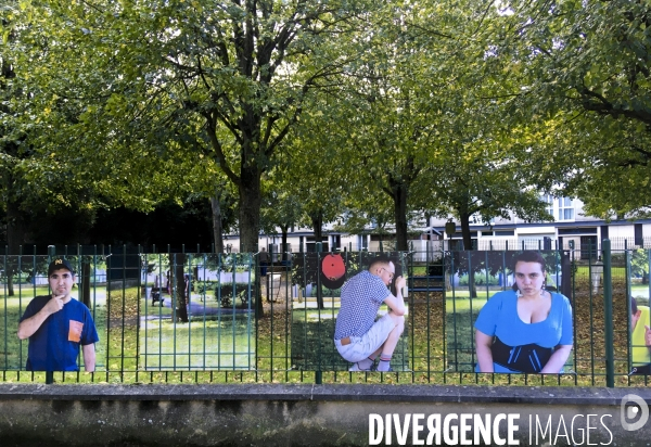 HORS-CADRE TOI-MÊME, une exposition dans la rue de portraits de personnes en situalition de Handicap.