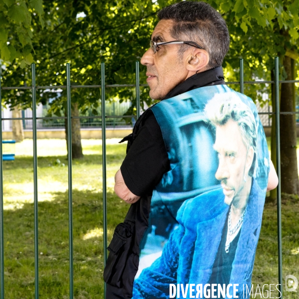 HORS-CADRE TOI-MÊME, une exposition dans la rue de portraits de personnes en situalition de Handicap.