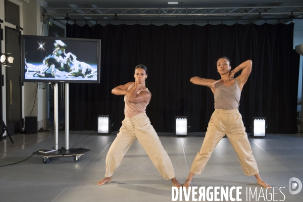 LA PART DES FEMMES Une traversée chorégraphique (Performance) de Héla Fattoumi et Eric Lamoureux