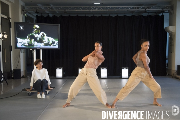 LA PART DES FEMMES Une traversée chorégraphique (Performance) de Héla Fattoumi et Eric Lamoureux