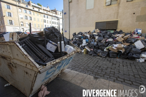 Grève des éboueurs à Marseille