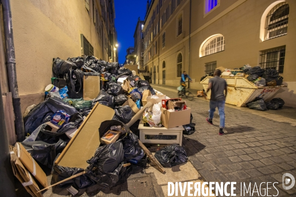 Grève des éboueurs à Marseille