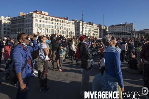 Bleue, un spectacle manifestif à Marseille