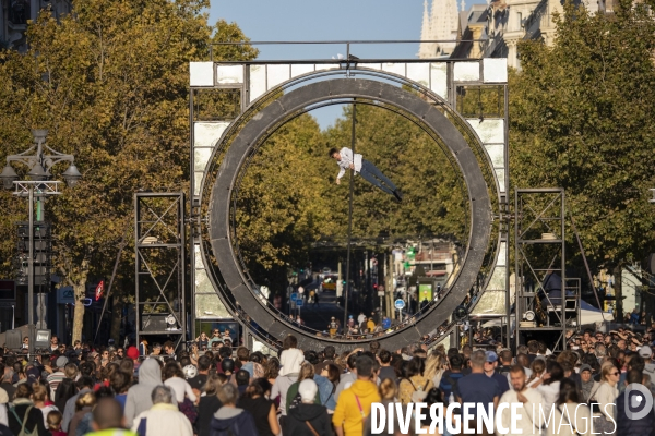 Bleue, un spectacle manifestif à Marseille