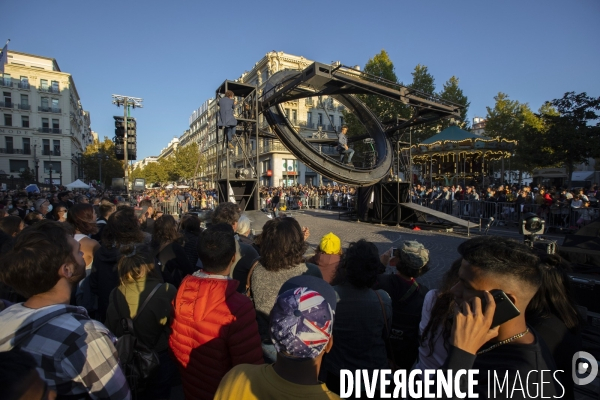 Bleue, un spectacle manifestif à Marseille