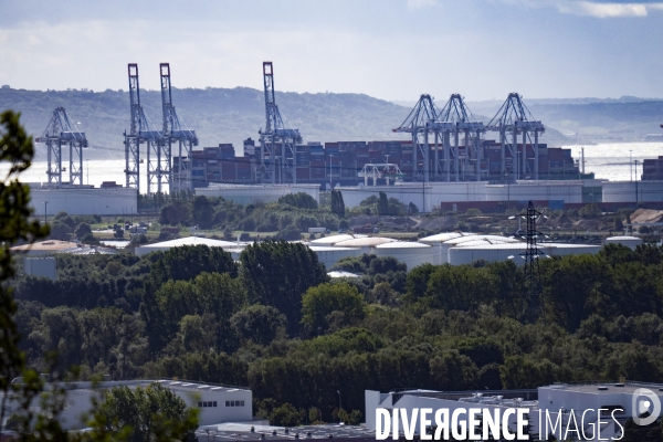 Vue de la zone industrielle du Havre