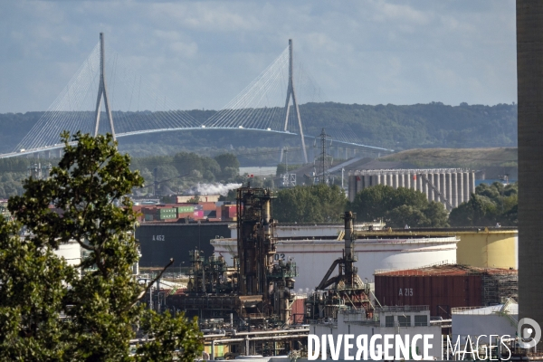 Vue de la zone industrielle du Havre