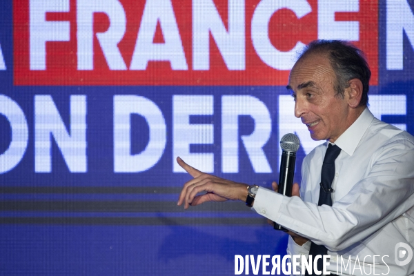 Conférence d Eric ZEMMOUR à Nimes.