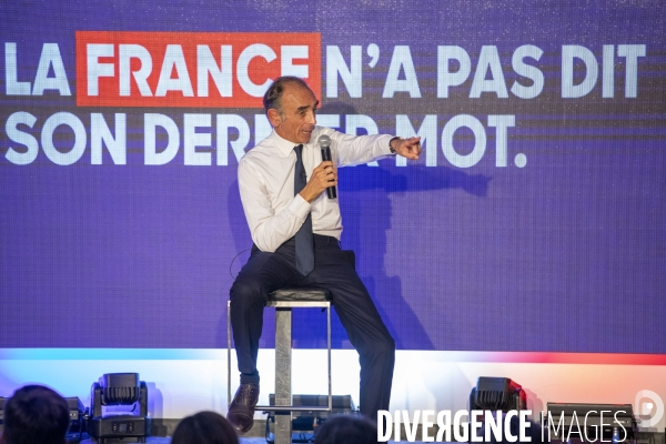 Conférence d Eric ZEMMOUR à Nimes.