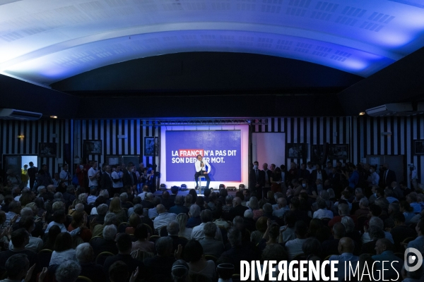 Conférence d Eric ZEMMOUR à Nimes.