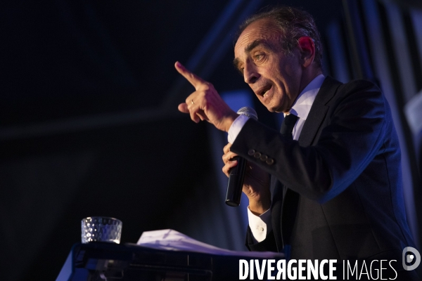 Conférence d Eric ZEMMOUR à Nimes.