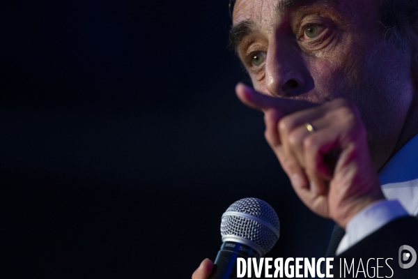 Conférence d Eric ZEMMOUR à Nimes.