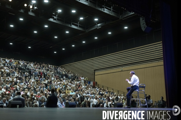 Conférence d Eric ZEMMOUR à Béziers.