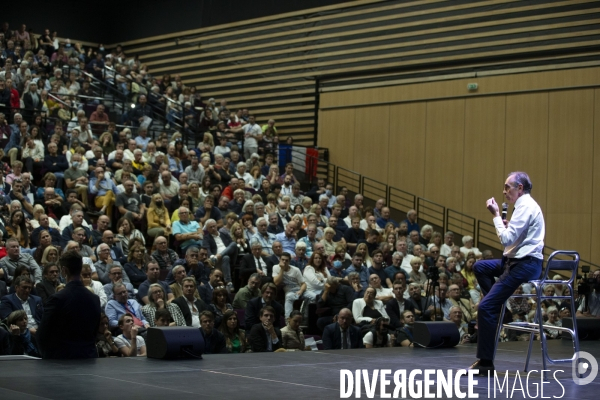 Conférence d Eric ZEMMOUR à Béziers.