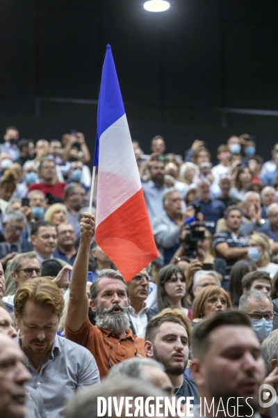 Conférence d Eric ZEMMOUR à Béziers.