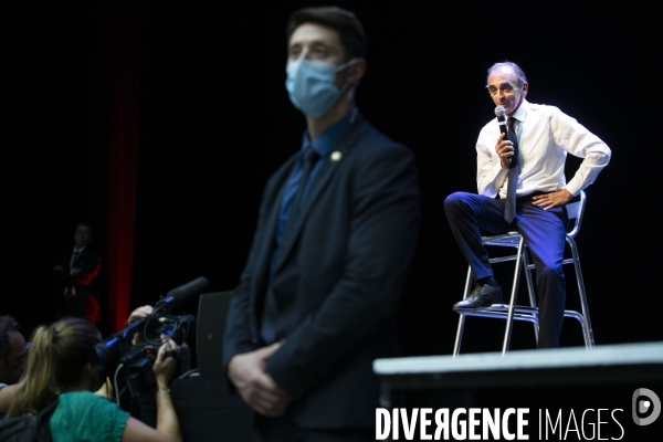 Conférence d Eric ZEMMOUR à Béziers.