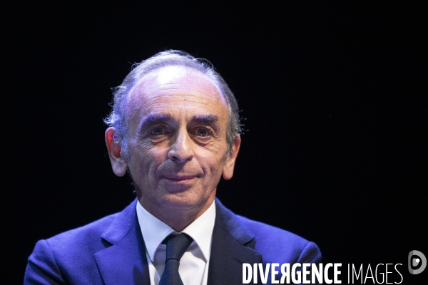 Conférence d Eric ZEMMOUR à Béziers.