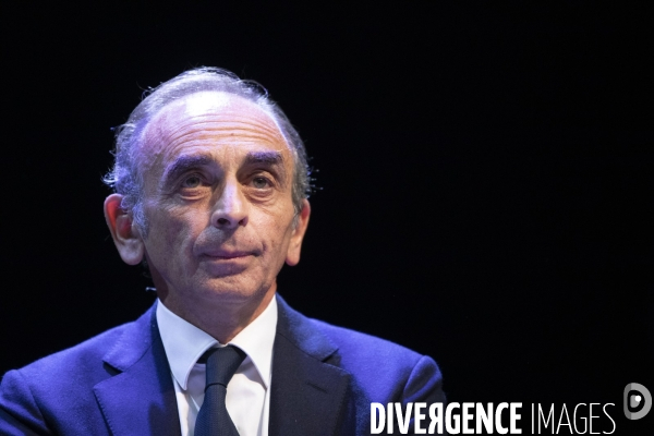 Conférence d Eric ZEMMOUR à Béziers.