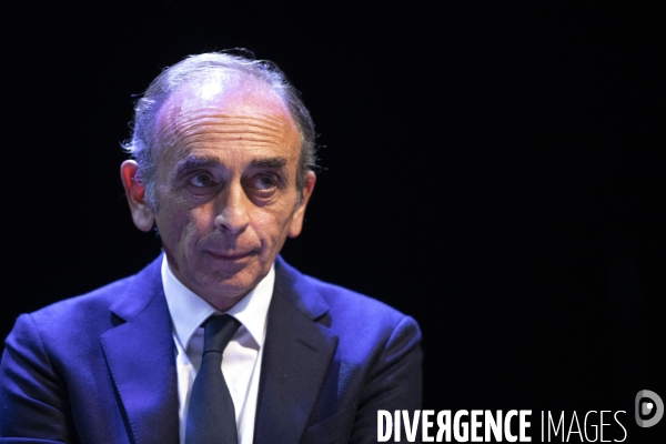 Conférence d Eric ZEMMOUR à Béziers.