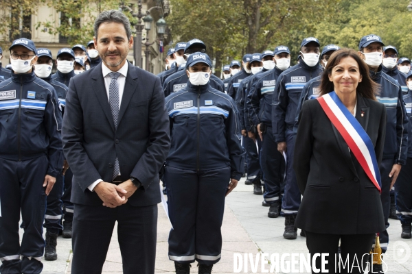 Anne HIDALGO présente la police municipale de Paris.