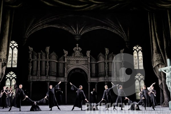 Le Rouge et le Noir /  Pierre Lacotte / Stendhal / Ballet de l Opéra national de Paris