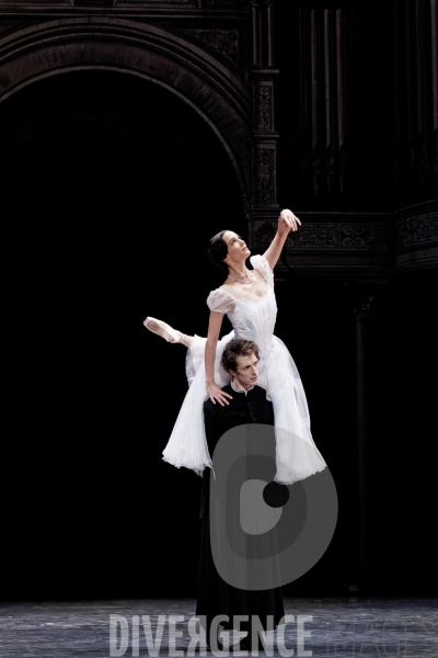 Le Rouge et le Noir /  Pierre Lacotte / Stendhal / Ballet de l Opéra national de Paris