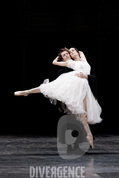 Le Rouge et le Noir /  Pierre Lacotte / Stendhal / Ballet de l Opéra national de Paris