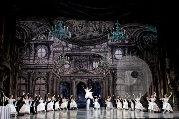 Le Rouge et le Noir /  Pierre Lacotte / Stendhal / Ballet de l Opéra national de Paris