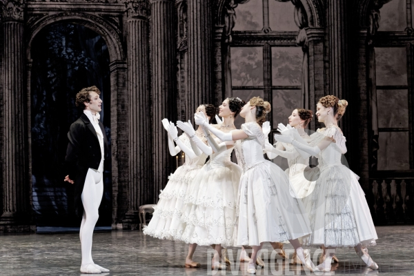 Le Rouge et le Noir /  Pierre Lacotte / Stendhal / Ballet de l Opéra national de Paris